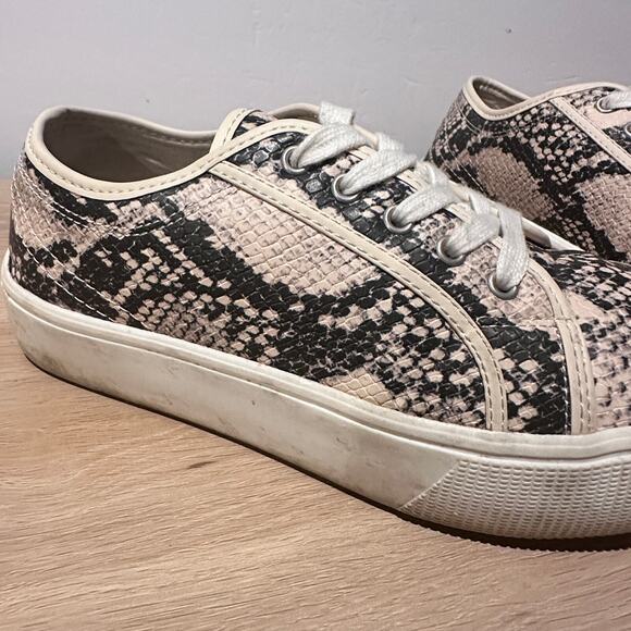 Torrid Snakeskin Print Lace Up Platform‎ Sneaker Sz 7.5 Urban Streetwear Style - Picture 3 of 14